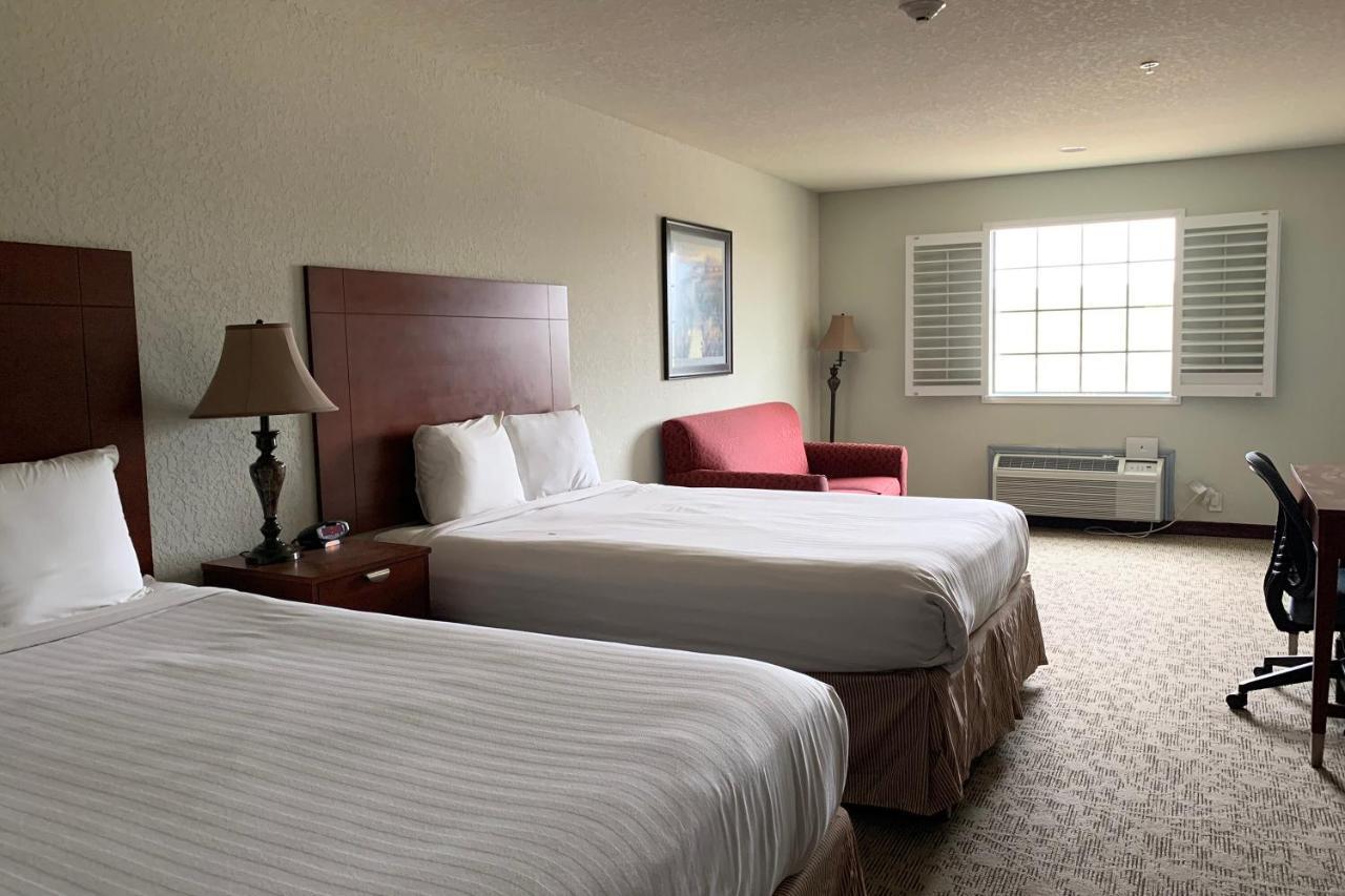 Oyo Hotel Pearsall I-35 West ภายนอก รูปภาพ