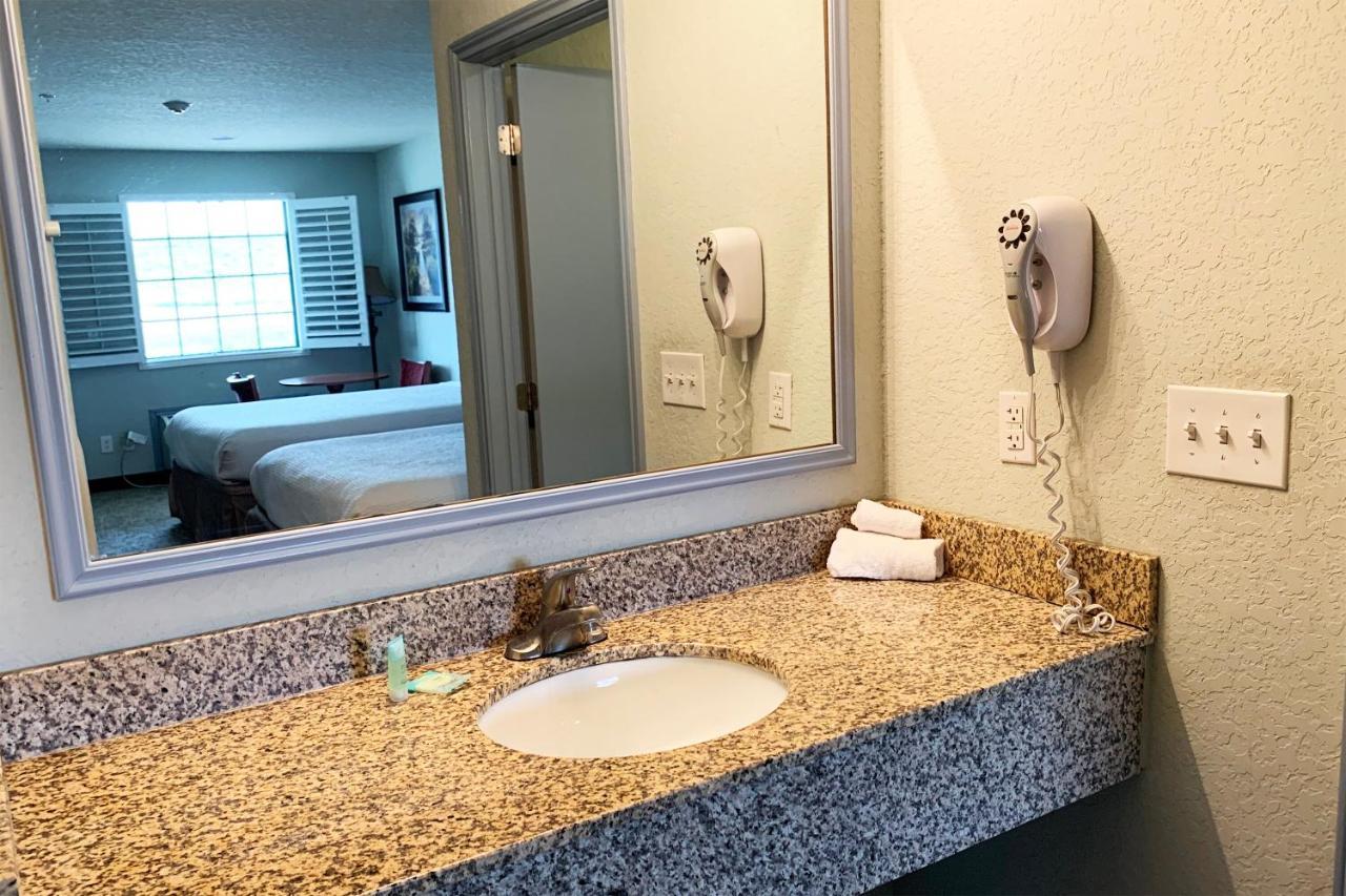 Oyo Hotel Pearsall I-35 West ภายนอก รูปภาพ