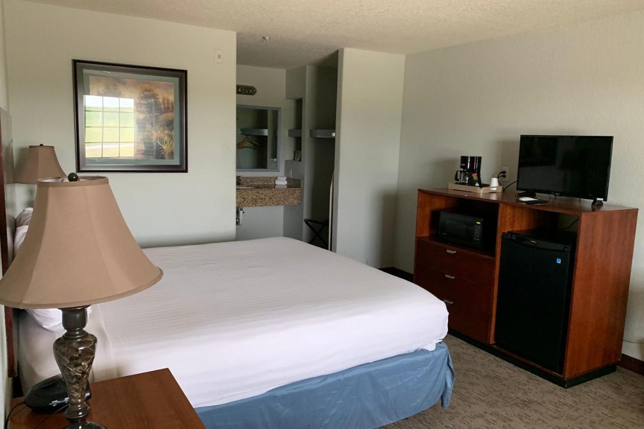 Oyo Hotel Pearsall I-35 West ภายนอก รูปภาพ