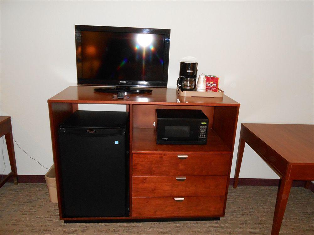 Oyo Hotel Pearsall I-35 West ภายนอก รูปภาพ