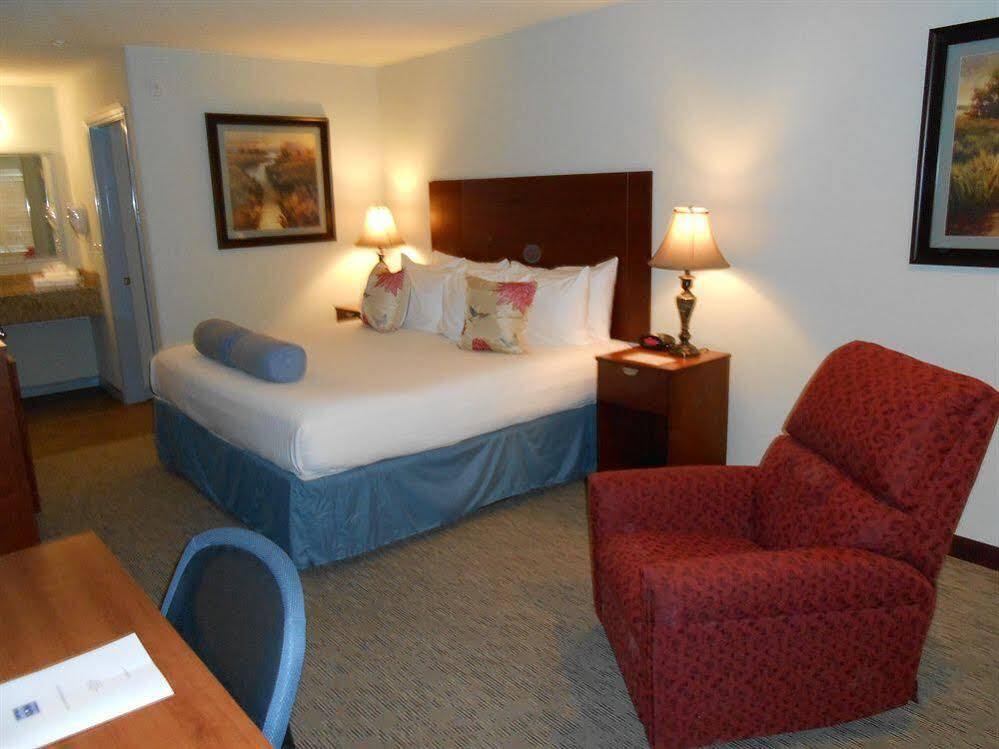 Oyo Hotel Pearsall I-35 West ภายนอก รูปภาพ
